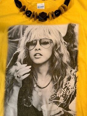 Stevie Nicks Yellow XL T-Shirt with chunky necklace and earrings
